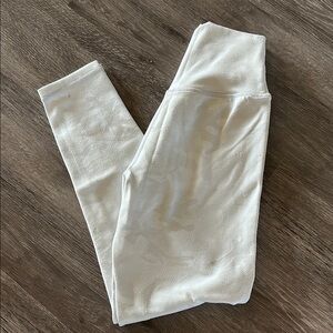 P'tula White camo Leggings